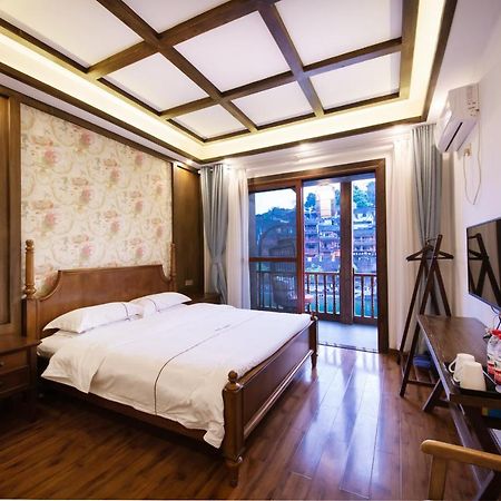 Fenghuang Slowly Time Inn Экстерьер фото