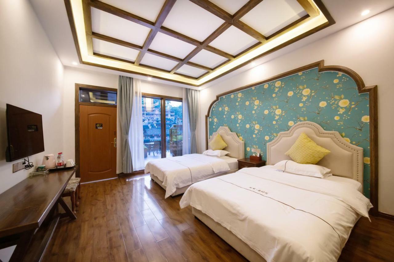 Fenghuang Slowly Time Inn Экстерьер фото